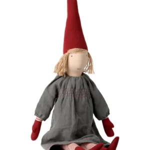 Pixy Größe 5 Mädchen mit grauem Kleid von Maileg