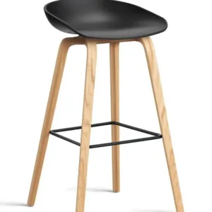 About a Stool AAS32 Hoch, Schwarz/lackiert Eiche von HAY