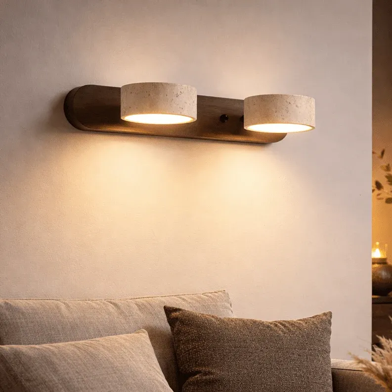 LED Wandleuchte aus Travertin mit Holz – Architektonisches Design