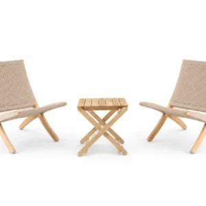Outdoor-Loungeset in Teak mit 1 BM5868-Beistelltisch und 2 Cuba Outdoor Stühlen in Sesame von Carl Hansen & Søn