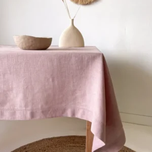 Tischdecke aus altrosa Leinen mit Hohlsaum und Kuvertecken - Linen Notes