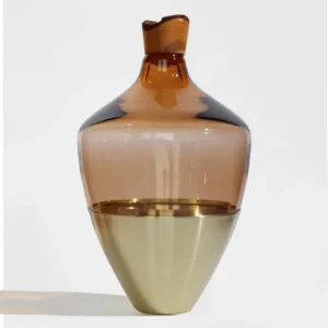 Utopia & Utility Vase India Large II Bronze & Brass | Steckgefäß aus Halbedelmetall, Glas und Holz