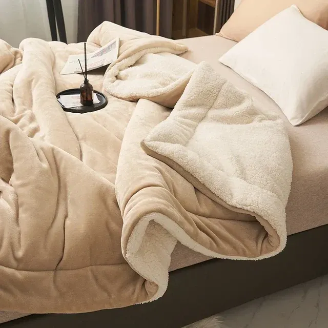 Luxury Flannel Fleece Blanket Premium Plush Comfort - Detailed view