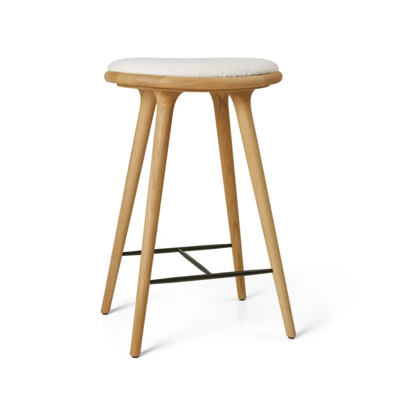 High Stool, olieret Eiche, Kvadrat Baru 0200, 69 cm niedriger Barhocker von Mater