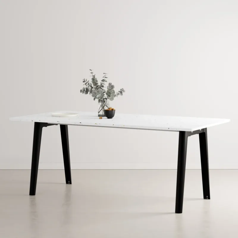 Table à manger NEW MODERN - plastique recyclé Venezia