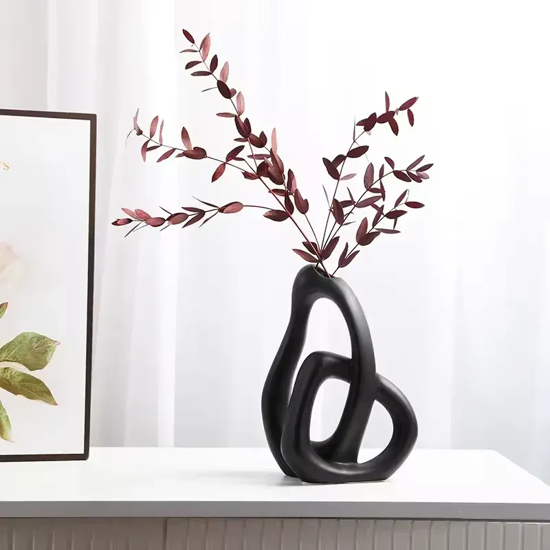 Keramikvase in Herzform – modernes Deko-Objekt für Zuhause