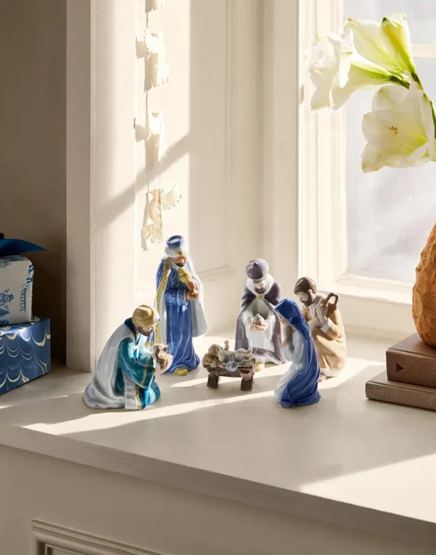 Royal Copenhagen Figurine Krippe, Josef, Maria & Jesuskind – Bild 2