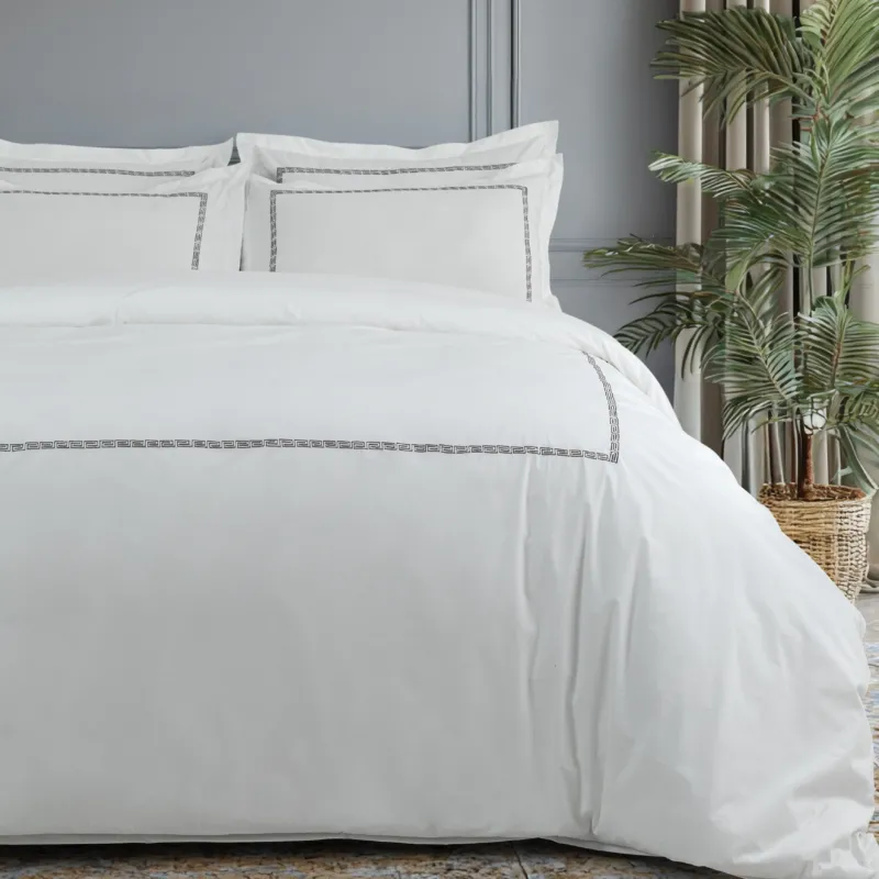 Duvet Cover Embroidered "Maze"