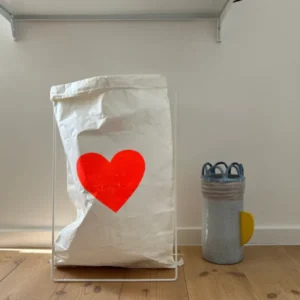 papiersack herz / paper bag heart neon rot